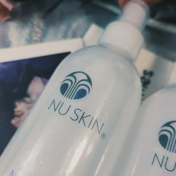 2 bottles of Nu Skin NuSkin NaPCA moisture mist + 1 SUNRIGHT INSTA GLOW 10 POUCH - Picture 5 of 11